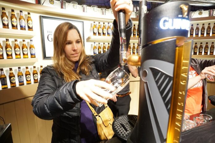 Recorra-la-Guinness-Storehouse-de-Dublin-para-aprender-sobre-la.JPG